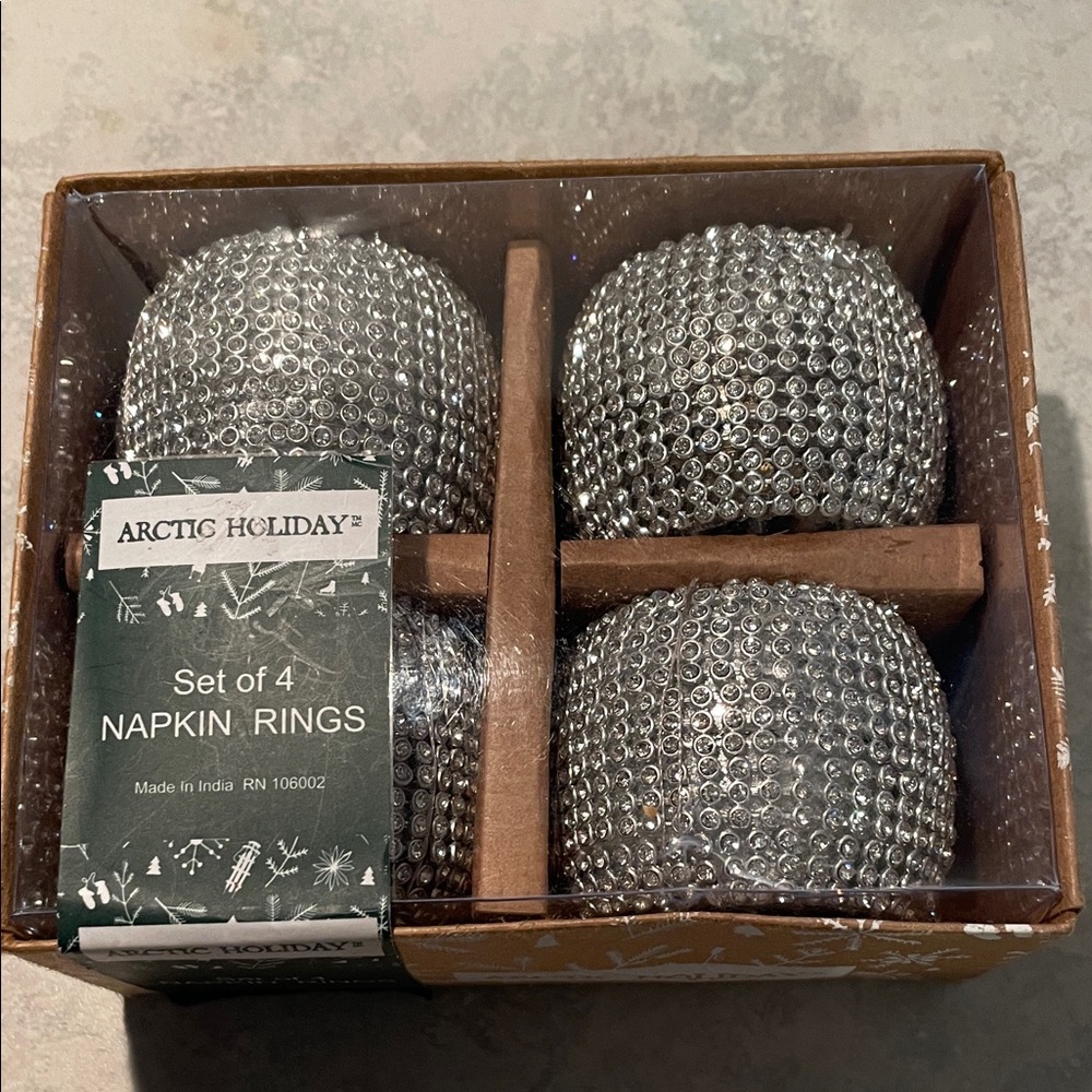 NIB Artic Holiday Napkin Rings